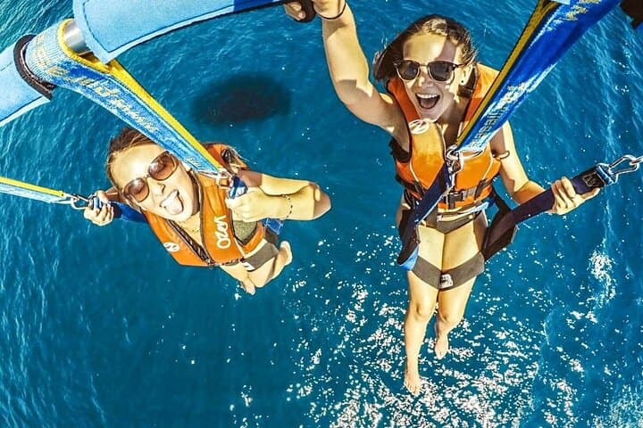 Soar Over Boracay: 15-Minute Parasailing Flights Above White Beach photo 3