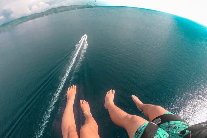 Soar Over Boracay: 15-Minute Parasailing Flights Above White Beach photo 4