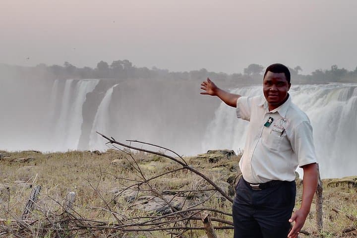 Victoria Falls Sundowner Cruise, Airport Transfer & Falls Tour Combo photo 2