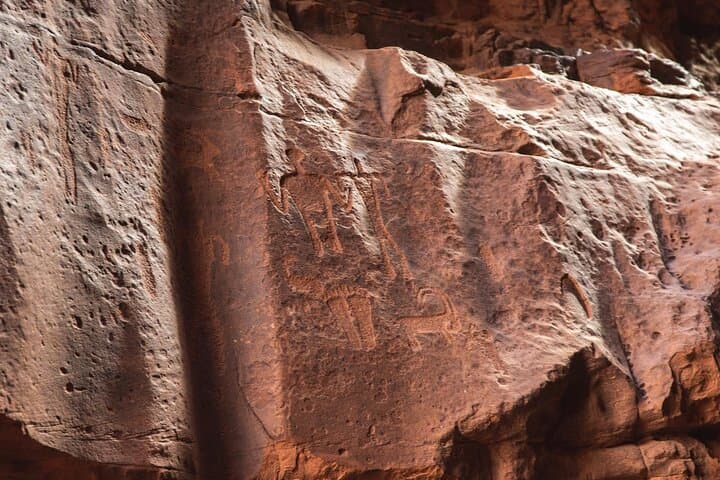 Wadi Rum Desert Tour: Full-Day 4x4 Adventure with Lunch and Sunset photo 3