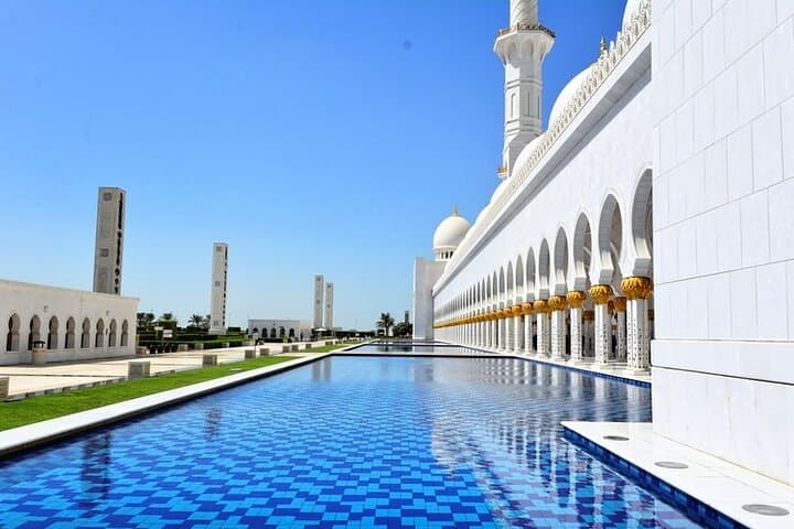 Abu Dhabi City Tour: Sheikh Zayed Grand Mosque, Corniche & Heritage Village photo 4