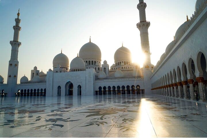 Abu Dhabi City Tour: Sheikh Zayed Grand Mosque, Corniche & Heritage Village photo 2