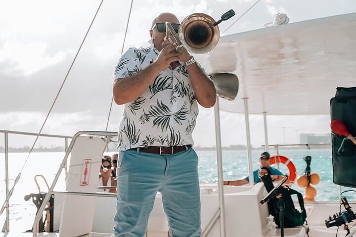 Sunset Catamaran to Isla Mujeres: Unlimited Drinks & Playa Norte Beach Stop photo 3