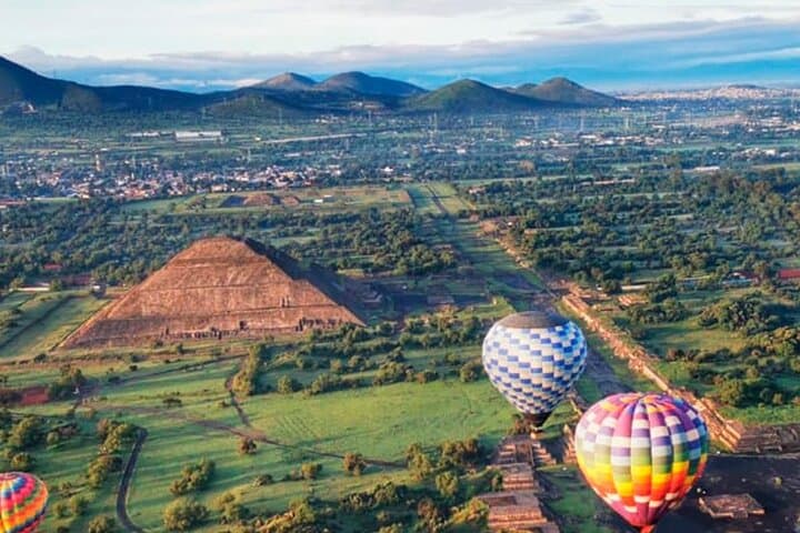 Sunrise Hot Air Balloon Over Teotihuacan's Pyramids — VR-Guided Dawn Flight photo 5