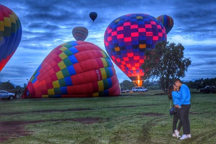 Sunrise Hot Air Balloon Over Teotihuacan's Pyramids — VR-Guided Dawn Flight photo 3