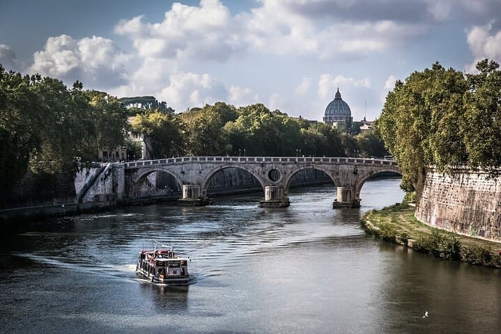 Private Transfer from Rome to San Marino with 2-Hour Sightseeing Stops photo 5