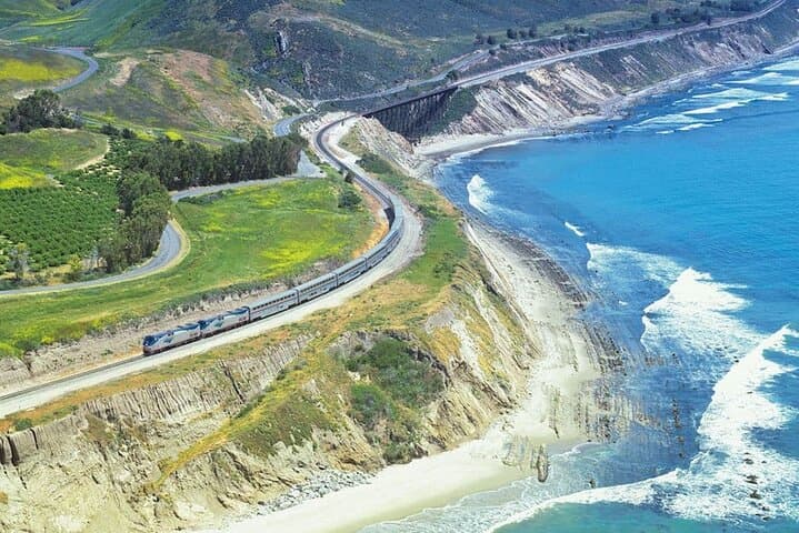 8-Day Pacific Northwest Circle: San Francisco to Seattle via Redwoods, Crater Lake & Coast Starlight