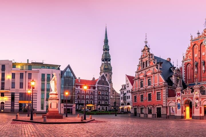 Riga Scavenger Hunt: Self-Guided Highlights Walking Tour of Old Town