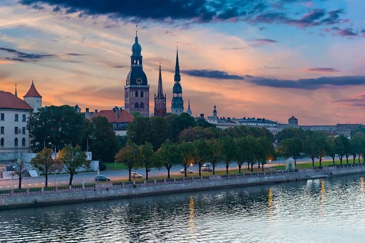 Riga Scavenger Hunt: Self-Guided Highlights Walking Tour of Old Town photo 2