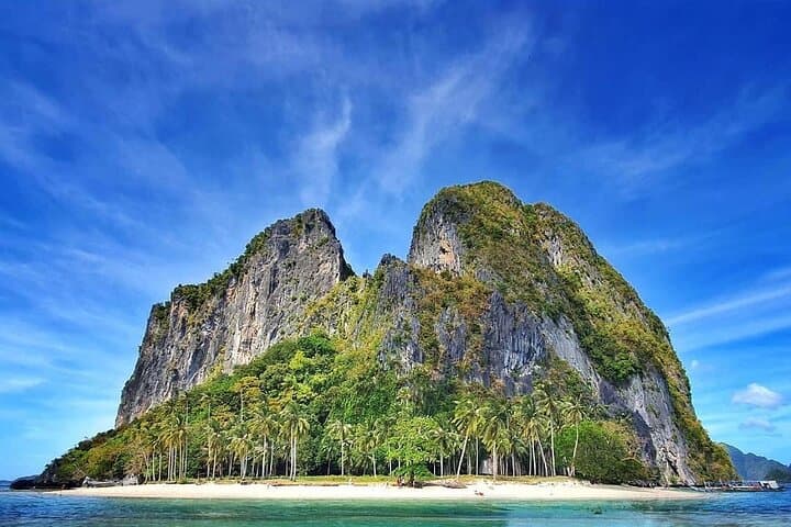 El Nido Tour B: Caves, Sandbars & Snorkeling Around Bacuit Bay photo 2