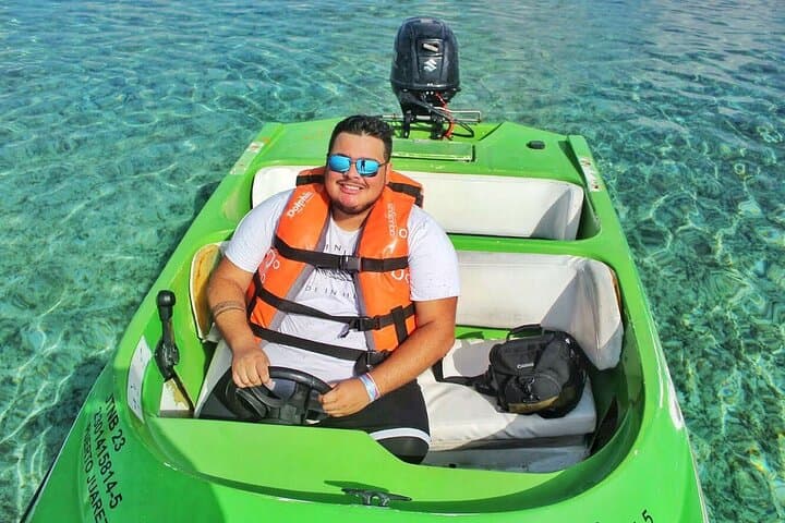 Drive a 13-ft Speedboat Through Nichupté Lagoon and Snorkel Punta Nizuc photo 4