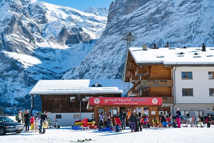 Beginner Snowboard Day in Grindelwald — Learn on Bodmi Arena beneath the Eiger photo 6