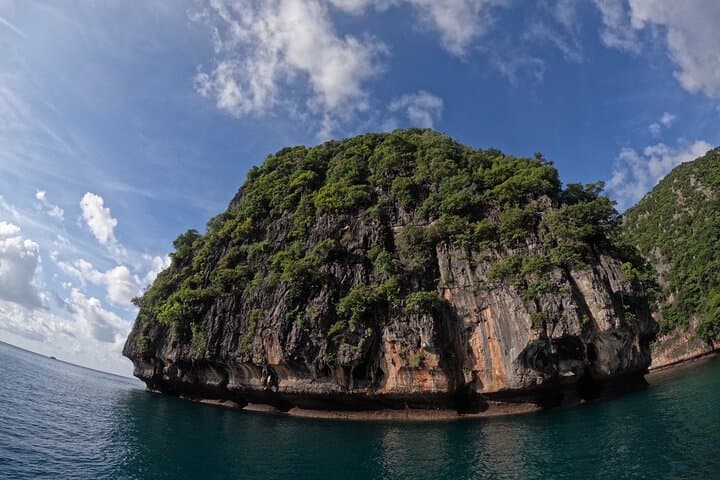 Phi Phi Islands Sunrise Speedboat Tour with Seaview Lunch and Snorkeling photo 6