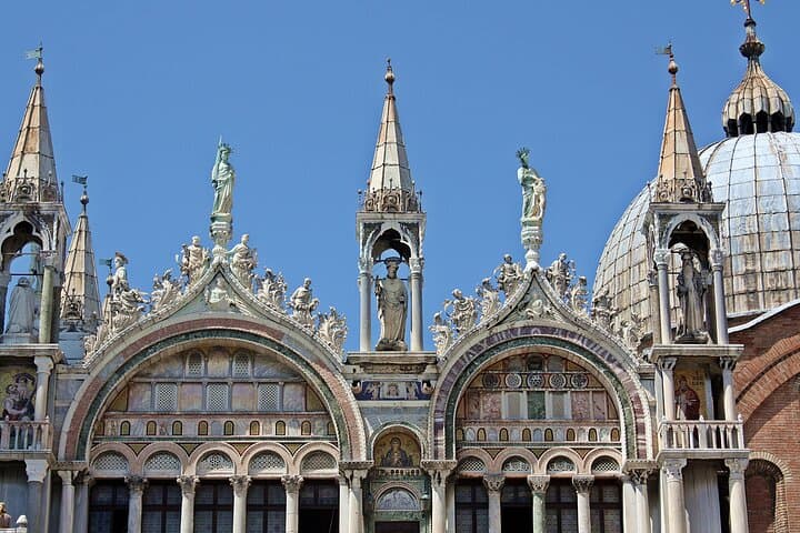 Scenic Route to Venice: Private Innsbruck-to-Venice Day Trip through the Dolomites photo 3
