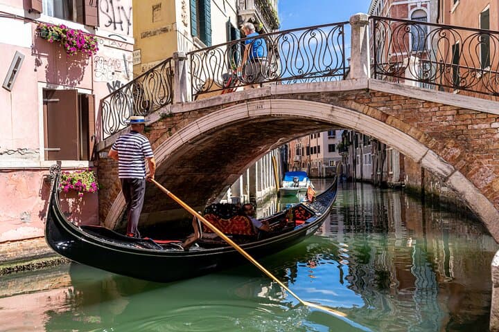 Scenic Route to Venice: Private Innsbruck-to-Venice Day Trip through the Dolomites photo 4