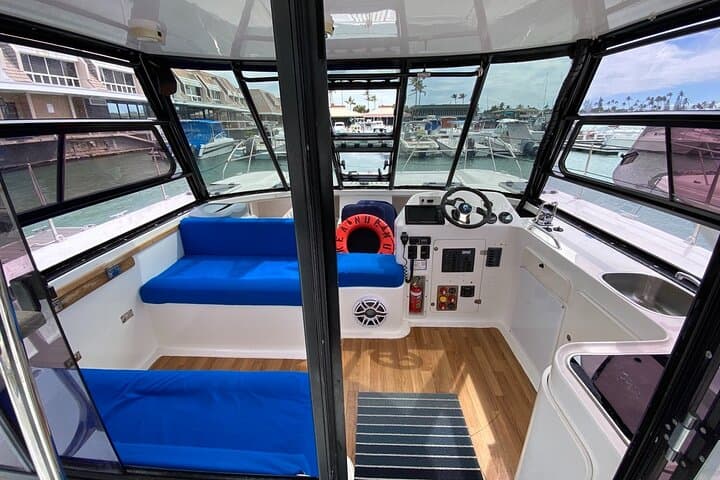 Private Sunset Catamaran Cruise in Waikiki — Turtles, Dolphins & Diamond Head Views photo 3