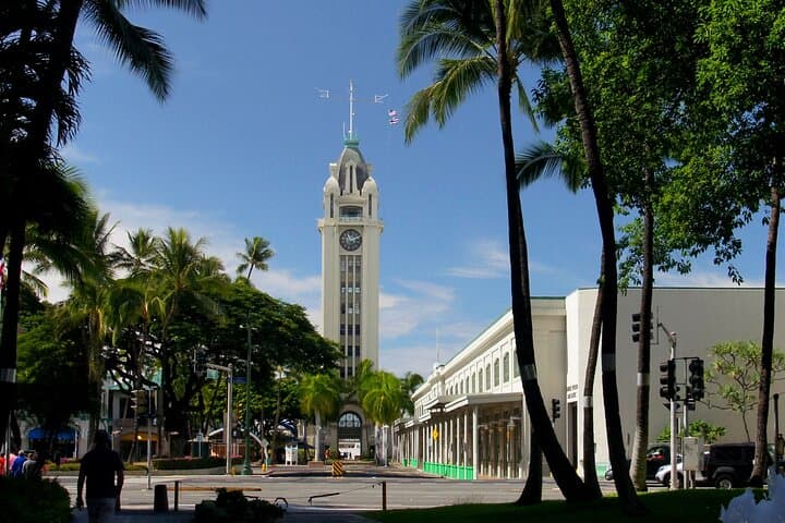 Afternoon Honolulu City Tour: Waikiki, Diamond Head & Iolani Palace Highlights photo 5