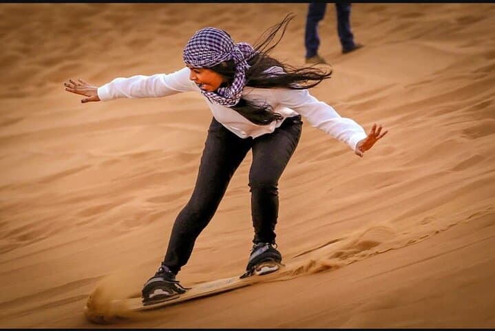 Dubai Desert Safari: 4x4 Dune Bashing, BBQ Dinner & Belly Dance Experience photo 4