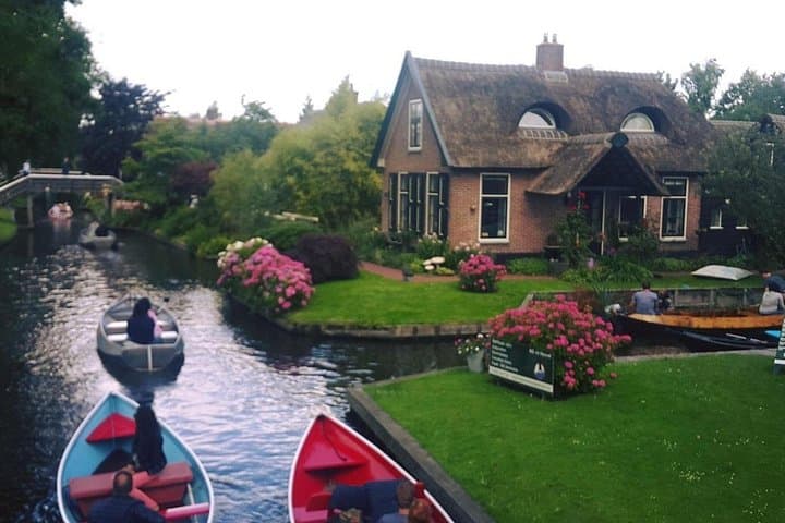 Giethoorn Small Group Tour: Dutch Venice Canal Cruise & Village Walk from Amsterdam photo 2