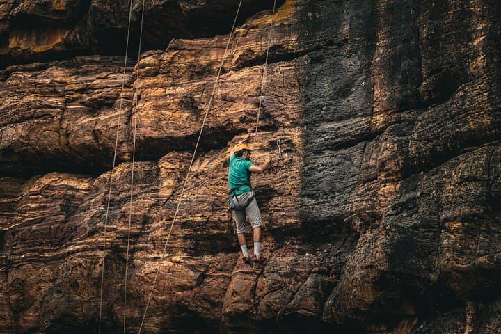 Rock Climbing in Badami: Guided Lessons on Ancient Sandstone Cliffs photo 2