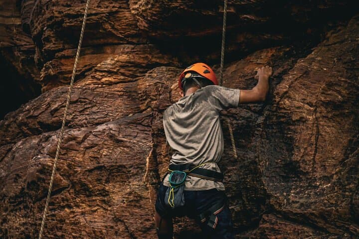 Rock Climbing in Badami: Guided Lessons on Ancient Sandstone Cliffs photo 3