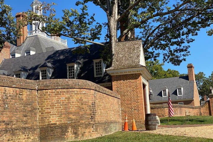 Private Architectural Walking Tour — Colonial Williamsburg History & Restoration photo 3