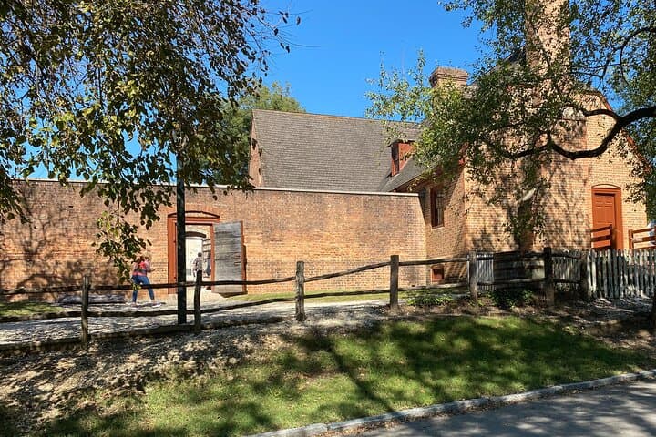 Private Architectural Walking Tour — Colonial Williamsburg History & Restoration photo 5