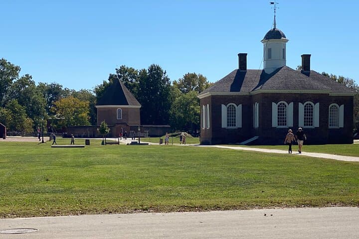 Private Architectural Walking Tour — Colonial Williamsburg History & Restoration photo 2