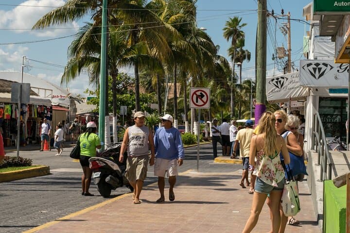 Isla Mujeres Private Walking Tour: Playa Norte, Mundaca Ruins & Local Hotspots photo 4