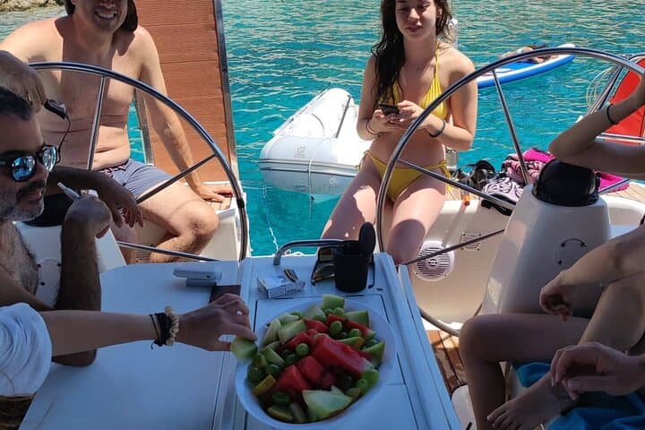 Sail-the-saronic-coast-temple-of-poseidon-day-charter photo 5