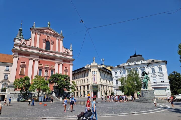 Bled Lake & Ljubljana Day Trip from Zagreb — Boats, Castles and Riverfront Strolls photo 2