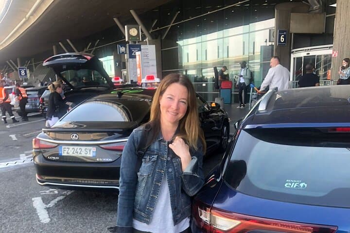 private-vtc-transfer-between-paris-airports-and-disneyland-paris