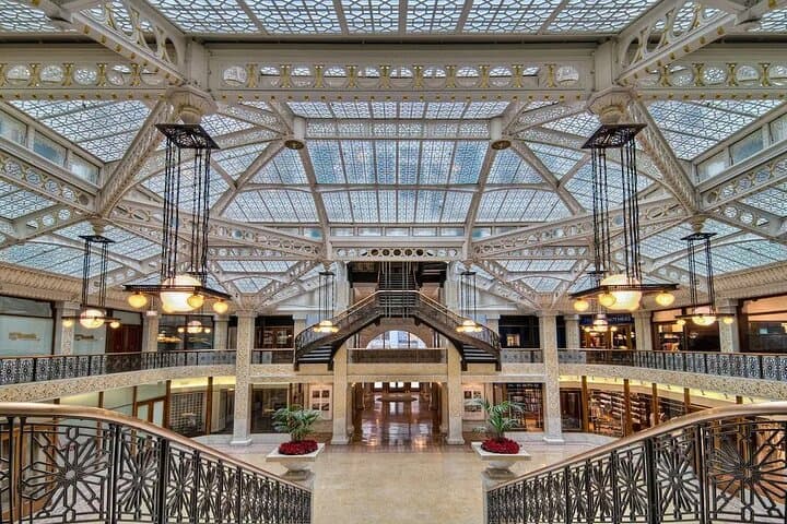 Inside Chicago's Loop: Private Architecture Walking Tour of Historic Skyscrapers photo 2