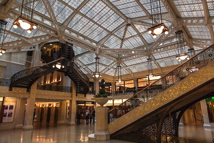 Inside Chicago's Loop: Private Architecture Walking Tour of Historic Skyscrapers photo 3
