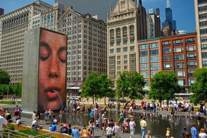 Chicago Downtown Walking Tour — Private All-Inclusive Highlights