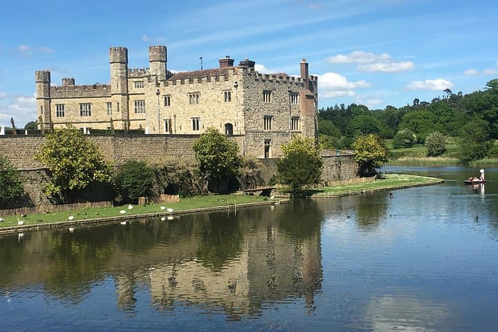 Private Leeds Castle Tour From London — Skip-the-Line Tickets & Transport photo 3