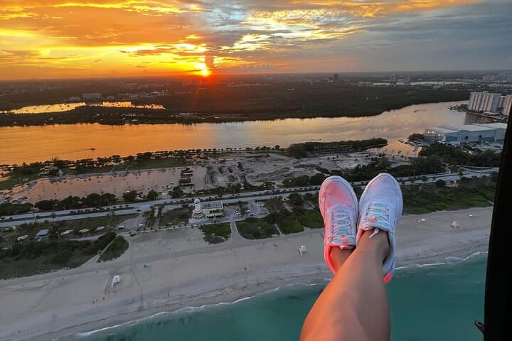 Sunset Helicopter Tour from Fort Lauderdale to Miami Beach: A 35-Minute Coastal Flight