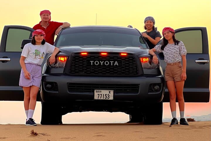 Dubai Private 4x4 Desert Safari with BBQ Buffet, Dune Bashing & Live Shows