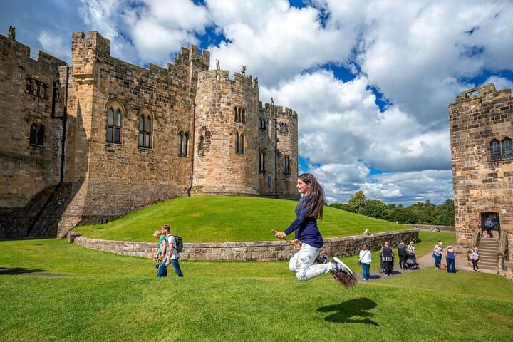 Alnwick Castle & Bamburgh Day Trip from Edinburgh — Harry Potter Filming Sites & Coastal History