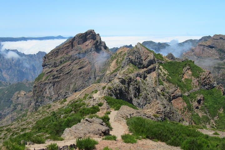 East Madeira Guided Tour & Balcões Levada Walk — Pico do Areeiro to Santana photo 3