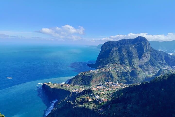 East Madeira Guided Tour & Balcões Levada Walk — Pico do Areeiro to Santana photo 6