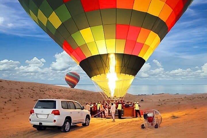 Dubai Desert Hot-Air Balloon Sunrise: Balloon Flight, Breakfast & Desert Activities
