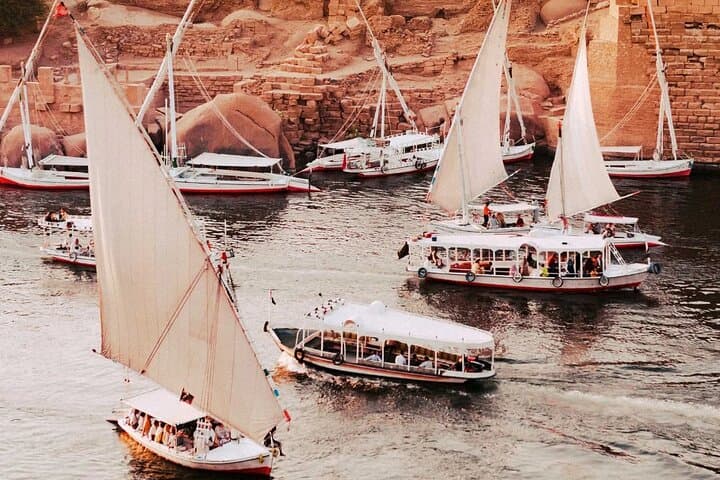 Full-Day Private Tour: Luxor East & West Bank — Valley of the Kings, Karnak & Luxor Temples photo 4