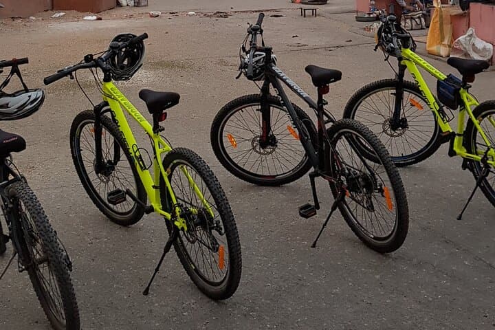 Morning Heritage Cycle Tour of Jaipur: Markets, Temples & Artisans photo 5