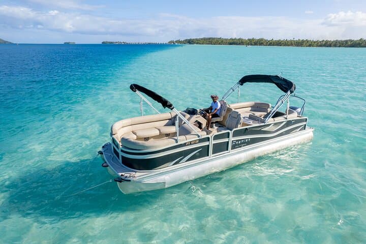 Private Bora Bora Lagoon Tour: Snorkel Rays & Sharks with Lunch on a Pontoon
