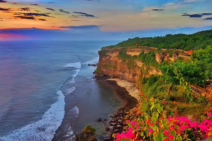 Uluwatu Sunset, Kecak Dance & Jimbaran Seafood Evening