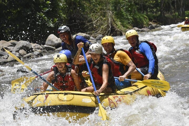 Río Sarapiquí Afternoon Rafting from La Fortuna — Class III Lowland Jungle Run photo 2