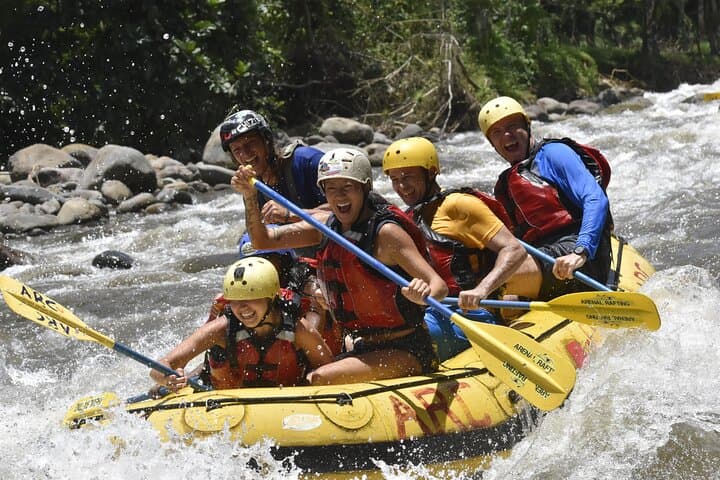 Río Sarapiquí Afternoon Rafting from La Fortuna — Class III Lowland Jungle Run photo 3