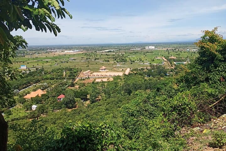 Two-Day Temples & Wildlife Escape from Phnom Penh — Tonle Bati, Udong & Tamao Zoo photo 2