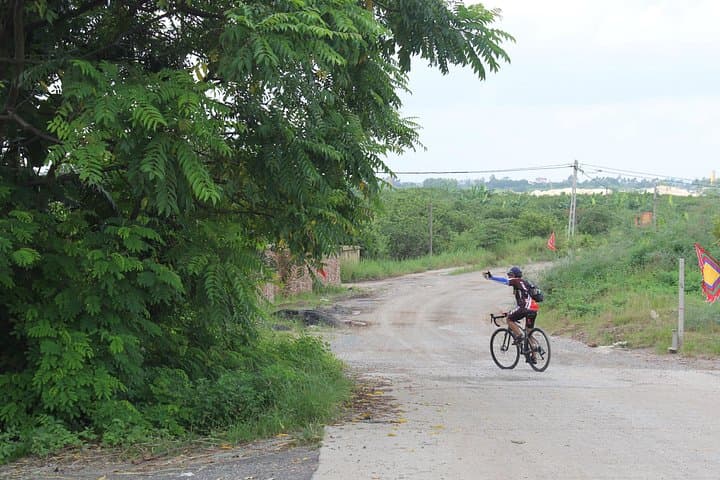 Half-Day Red River Bike Tour to Bat Trang & Thanh Tri from Hanoi photo 4